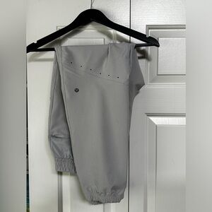 Lululemon Men’s License to Train joggers Large